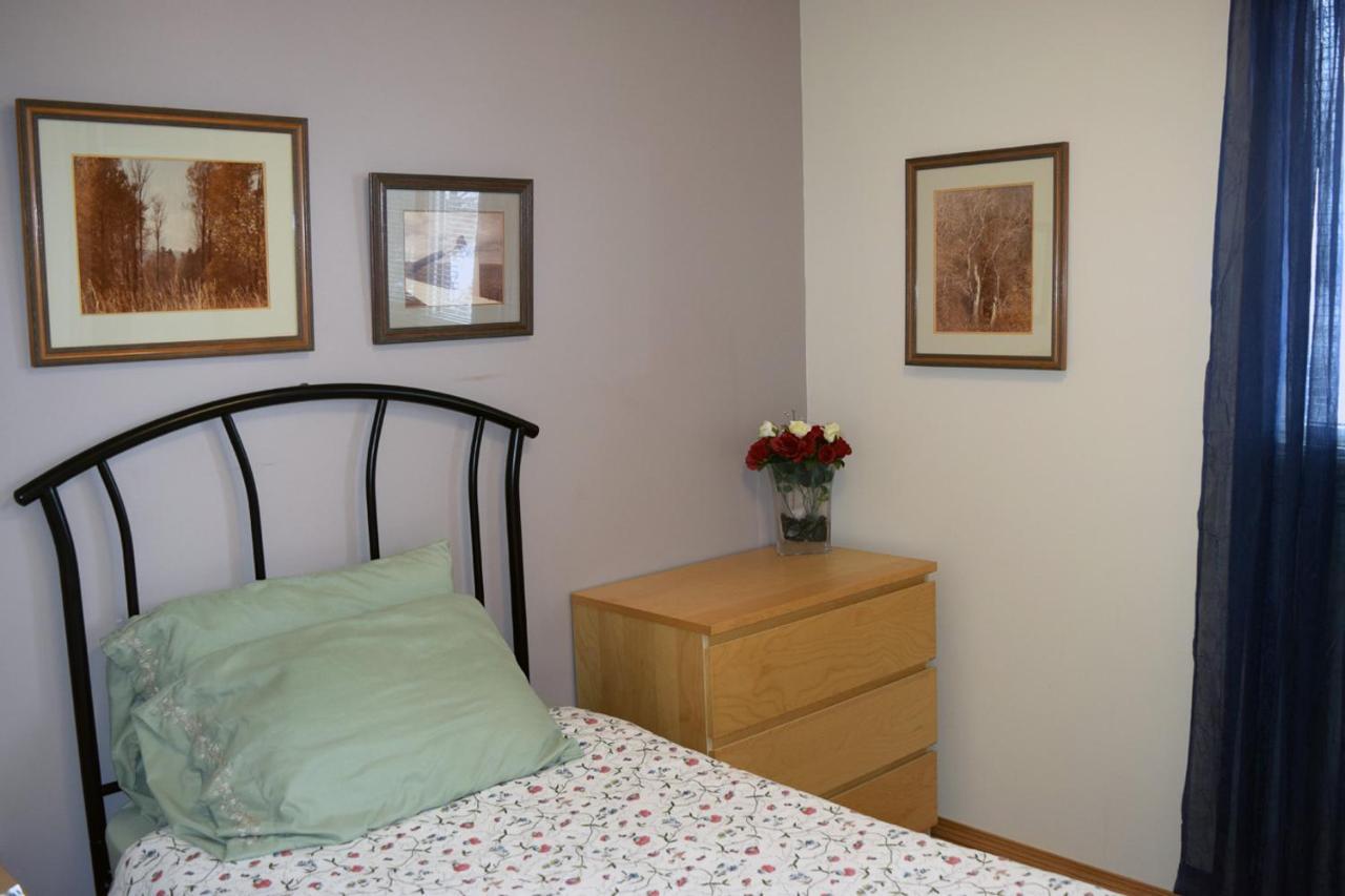 The Dewberry Homestay B&B Έντμοντον Εξωτερικό φωτογραφία