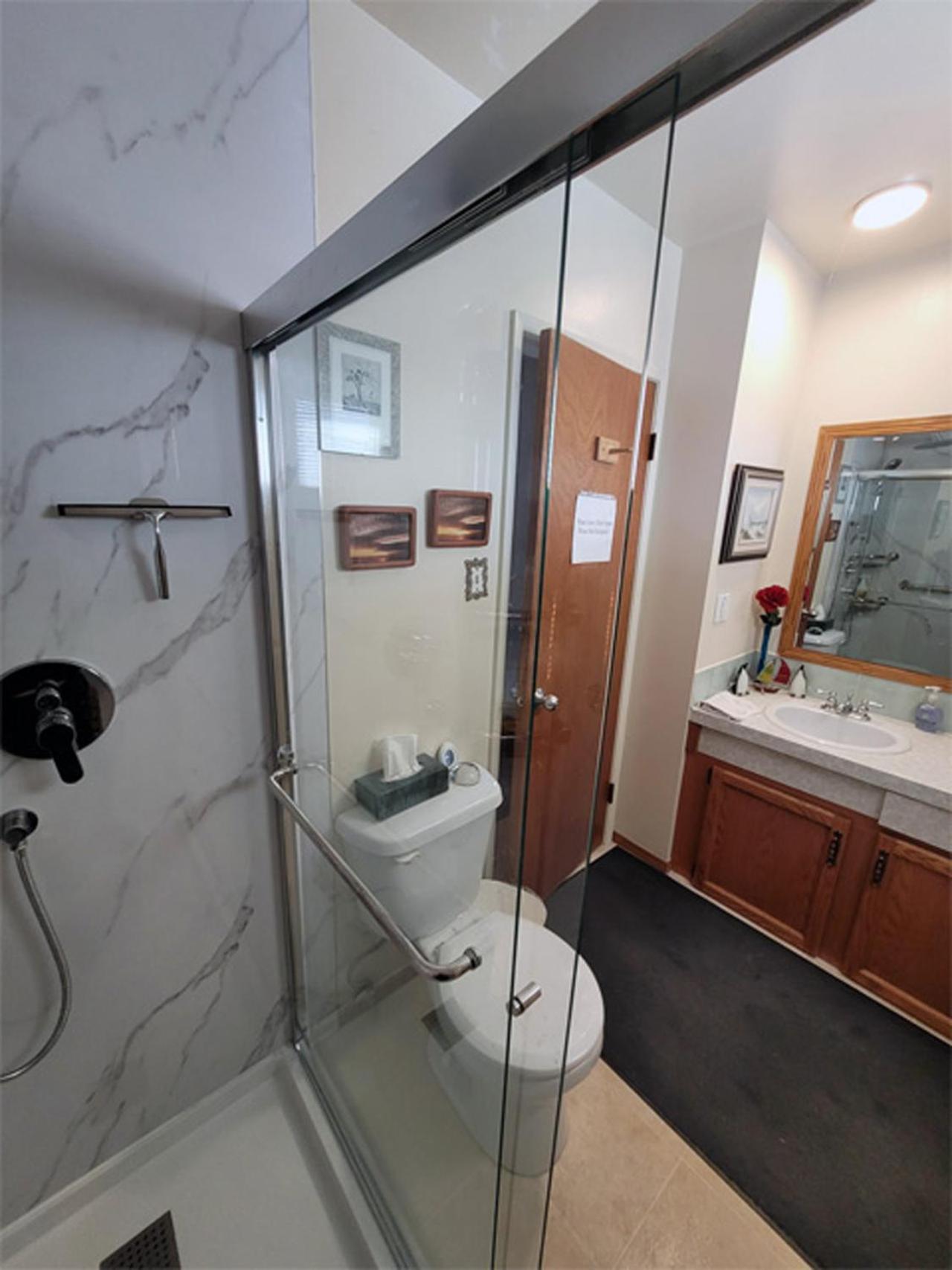 The Dewberry Homestay B&B Έντμοντον Εξωτερικό φωτογραφία