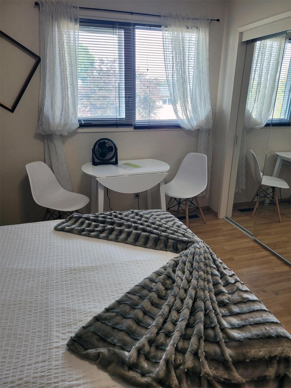 The Dewberry Homestay B&B Έντμοντον Εξωτερικό φωτογραφία